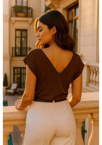 Kadın Kahverengi Viskon Ön Arka V Yakalı T-Shirt Yarasa Kol Relaxed Bluz indirimleri