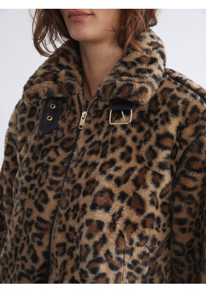 Yeni Sezon Dik Yaka Leopar Desenli Kadın Mont modelleri