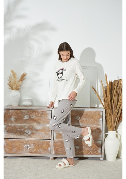 Kadın Krem Renk Uzun Kol Bisiklet Yaka Baskılı Pijama Takımı C3T7N941 fırsatları
