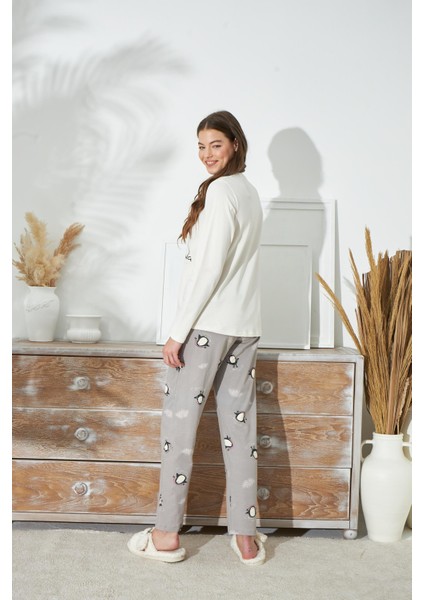 Kadın Krem Renk Uzun Kol Bisiklet Yaka Baskılı Pijama Takımı C3T7N941 indirimleri