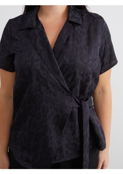 Yeni Sezon Büyük Beden Kruvaze Yaka Desenli Saten Bluz modelleri