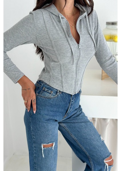 Kadın Fermuarlı Body – Minimal & Şehirli Stil modelleri