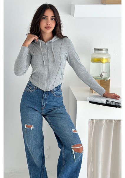 Kadın Fermuarlı Body – Minimal & Şehirli Stil indirimleri