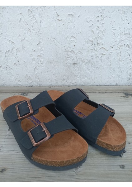 Siyah Çift Toka Terlik modelleri