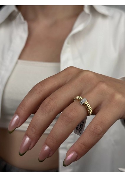 14 Ayar Altın Ortası Taşlı Yüzük 976