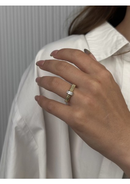 14 Ayar Altın Ortası Taşlı Yüzük 976 fiyatları