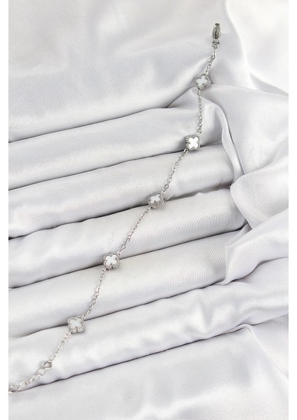 316L Çelik Beyaz Sedef Yonca Model Gümüş Renk Kadın Bileklik fiyatları