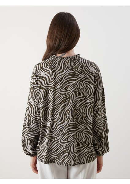 Yeni Sezon Bağlamalı Yaka Desenli Bluz fırsatları