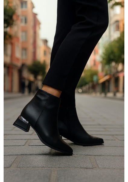 Kadın Topuk Detaylı Fermuarlı Kadın Bot fiyatları