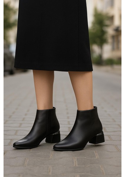Kadın Topuk Detaylı Fermuarlı Kadın Bot modelleri
