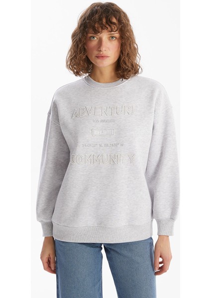Yeni Sezon Bisiklet Yaka Nakışlı Oversize Kadın Kalın Sweatshirt
