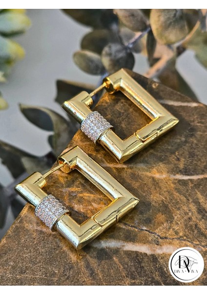 - Glow Earrings – Gold Kaplama Taş Detaylı Kare Kadın Küpe (KOD-327) modelleri