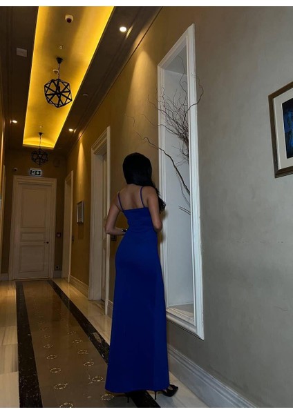 Scuba Esnek Kumaş Ön Taş Detaylı Askılı Abiye Elbise Saks 583168 modelleri