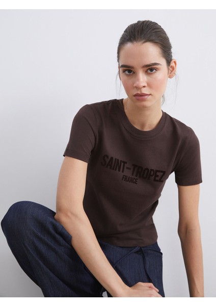 Yeni Sezon Bisiklet Yaka Nakışlı Kadın Tişört