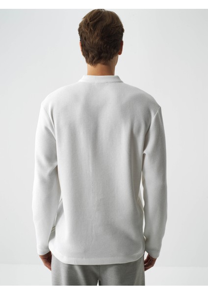 Erkek Ekru Pamuk Dokulu Regular Fit Uzun Kollu Tişört fırsatları