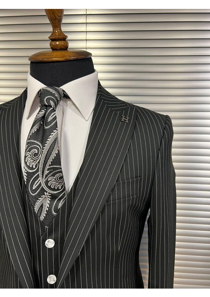 Modern Fit Siyah Çizgili Erkek Takım Elbise - Yelekli 3'lü Set indirimleri