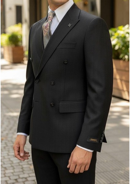 Siyah Çizgili Erkek Kruvaze Takım Elbise