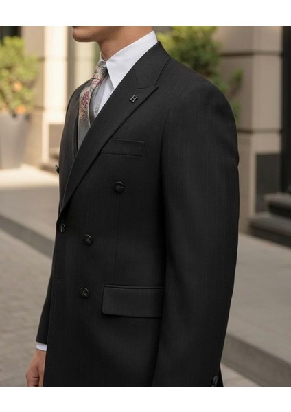 Siyah Çizgili Erkek Kruvaze Takım Elbise fiyatları