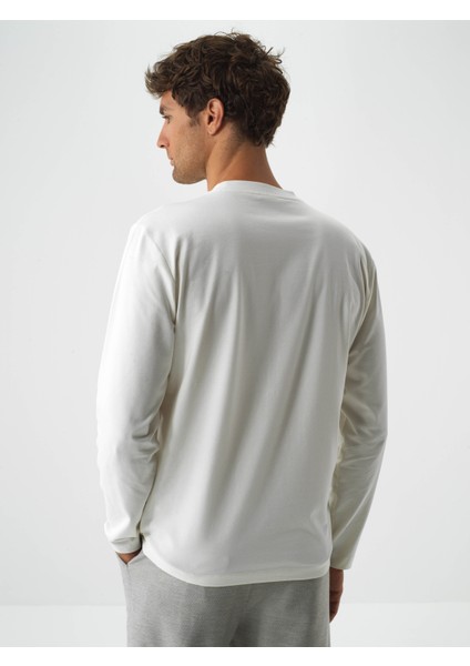 Erkek Ekru Pamuk Dokulu Regular Fit Uzun Kollu Tişört fırsatları