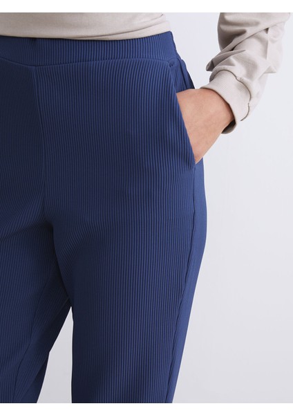 Yeni Sezon Beli Lastikli Havuç Kesim Dokulu Kadın Pantolon modelleri