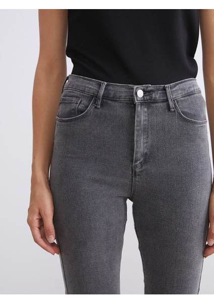 Yeni Sezon Slim Fit Kadın Jean Pantolon indirimleri