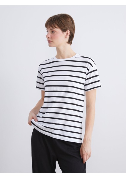 Yeni Sezon Bisiklet Yaka Çizgili Kadın Tişört