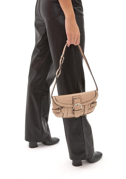 Kadın Tokalı Çapraz Kol Çantası modelleri