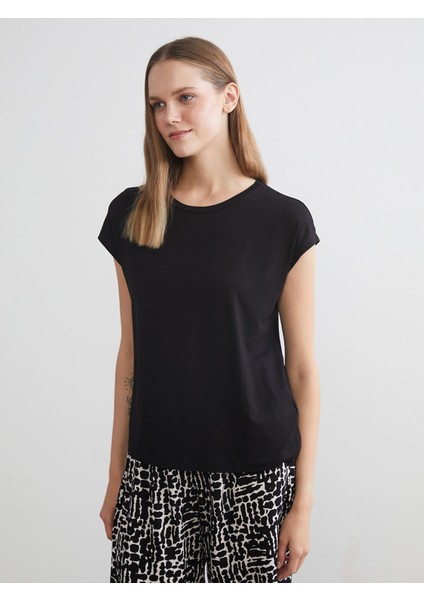 Yeni Sezon Bisiklet Yaka Desenli Kadın Pijama Takımı fırsatları