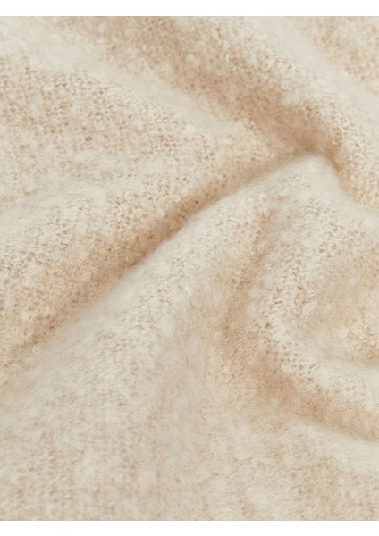 Yeni Sezon Düz Püsküllü Kadın Atkı modelleri