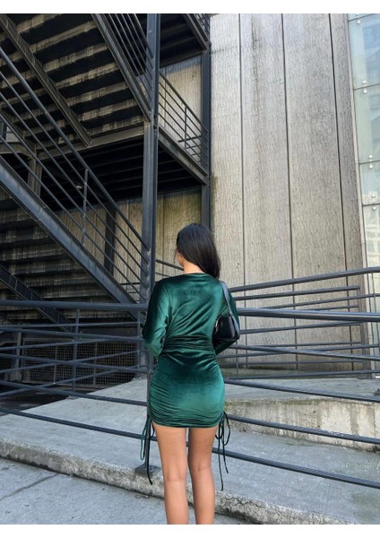 Drapeli Kruvaze Yaka Mini Boy Kadife Kumaş Abiye Elbise 581933 Zümrüt fırsatları