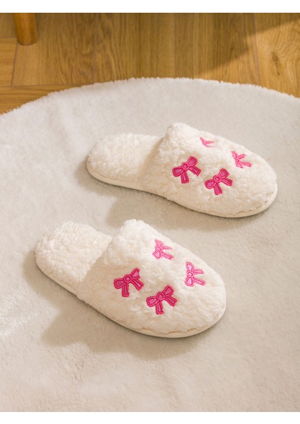 Yeni Sezon Nakışlı Pelüş Kadın Ev Terliği fiyatları