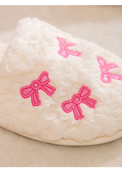 Yeni Sezon Nakışlı Pelüş Kadın Ev Terliği modelleri