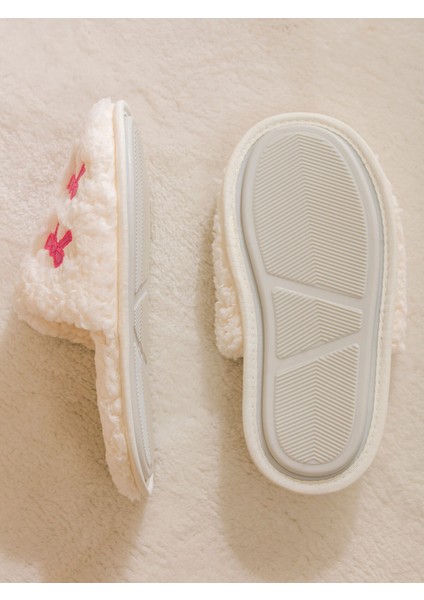 Yeni Sezon Nakışlı Pelüş Kadın Ev Terliği fırsatları