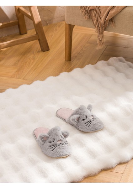 Yeni Sezon Nakışlı Pelüş Kadın Ev Terliği