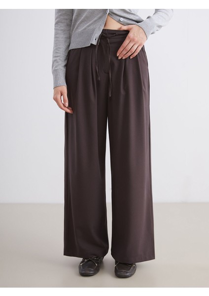 Yeni Sezon Loose Fit Geniş Paça Kadın Pileli Pantolon fiyatları