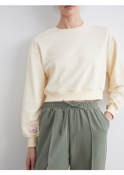 Yeni Sezon Bisiklet Yaka Nakışlı Kadın Sweatshirt modelleri