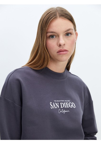 Yeni Sezon Bisiklet Yaka Baskılı Oversize Kadın Sweatshirt