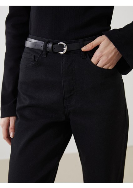 Yeni Sezon Beli Kemerli Mom Fit Kadın Jean Pantolon modelleri