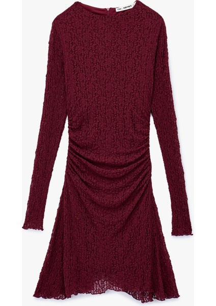 Drape Detaylı Asimetrik Uzun Kollu Bisiklet Yaka Mini Dantel Elbise