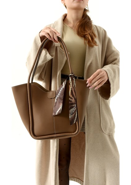 Kadın Fularlı Yavrulu Omuz Çantası fiyatları