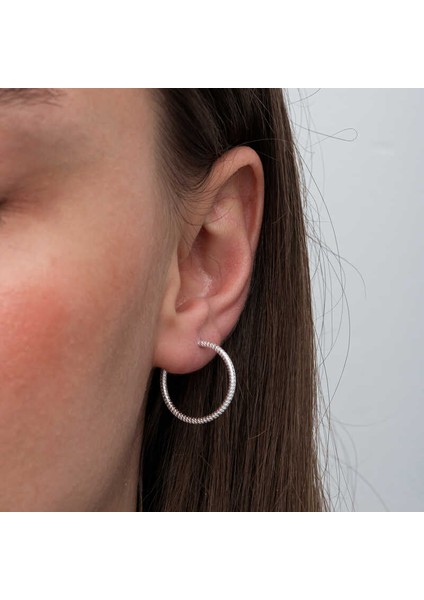 Gümüş Kalemli Halka Kadın Küpe fırsatları