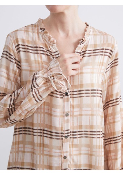 Yeni Sezon Fırfırlı Kaçık Yaka Ekose Kadın Gömlek modelleri