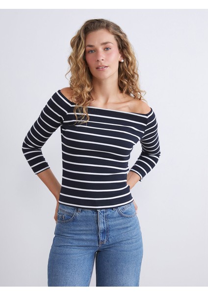 Yeni Sezon Kayık Yaka Çizgili Kadın Tişört