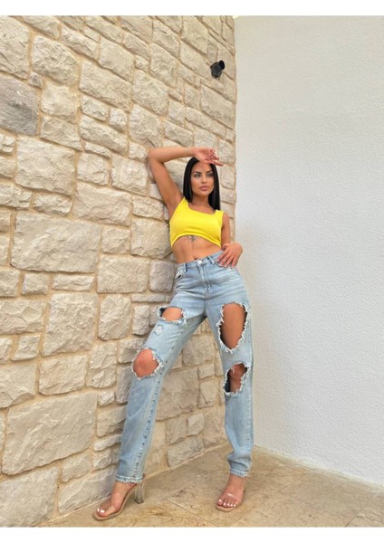 Yırtık Eskitilmiş Detaylı Dar Paça Kot Pantolon fırsatları