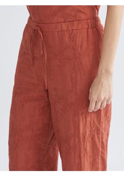 Yeni Sezon Beli Lastikli Nakışlı Geniş Paça Kadın Pantolon modelleri