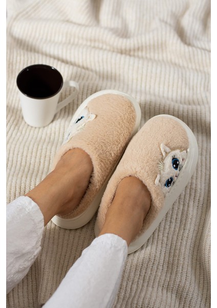 Kadın Sevimli Kedi Figürlü Desen Peluş Hafif Kaymaz Eva Taban Kışlık Yıkanabilir Terlik fiyatları