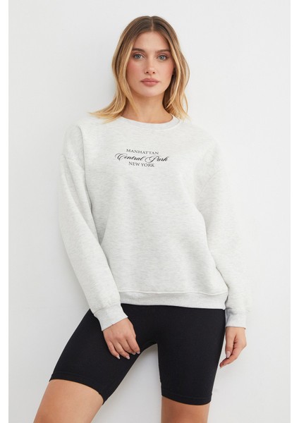 3 Iplik Manhattan Baskılı Bisiklet Yaka Sweatshirt fiyatları