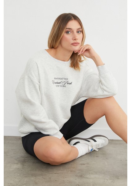 3 Iplik Manhattan Baskılı Bisiklet Yaka Sweatshirt fırsatları