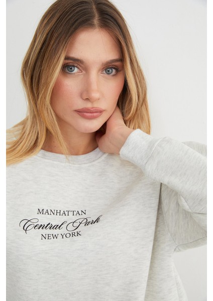 3 Iplik Manhattan Baskılı Bisiklet Yaka Sweatshirt indirimleri