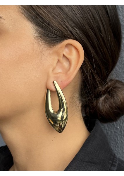 V Desen Altın Renkli Büyük Küpe